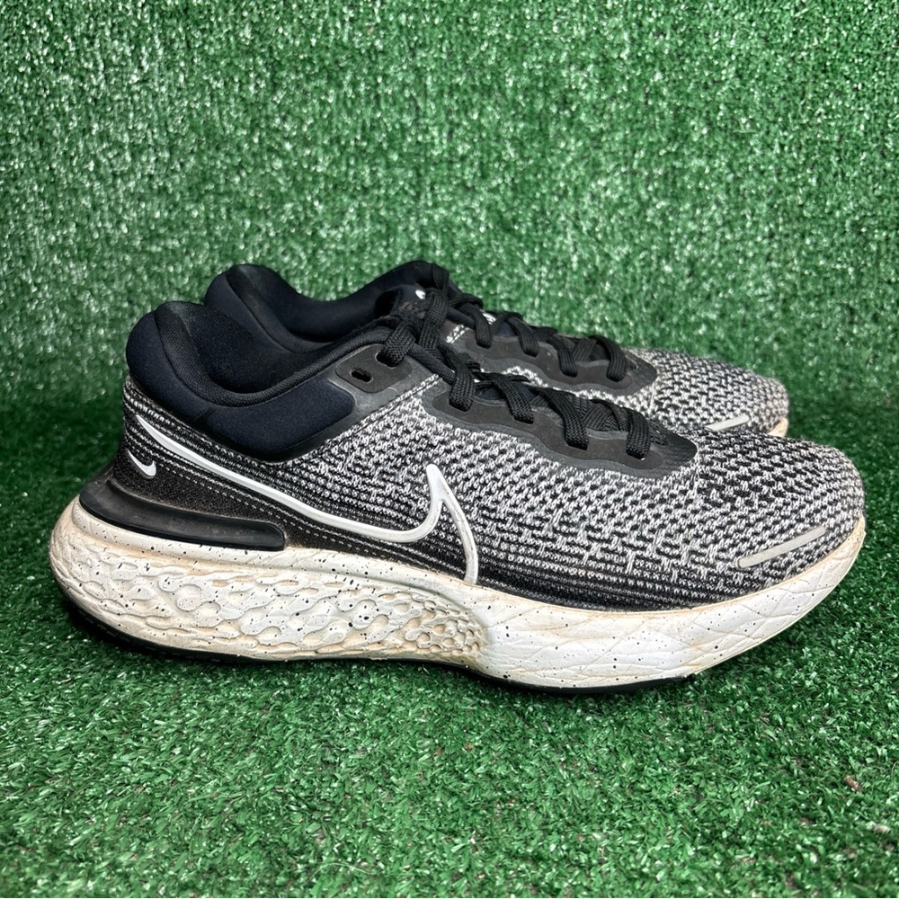Nike Zoom‎ X Invincible Run FK Flyknit Shoes Womens 10 Black White Oreo Running